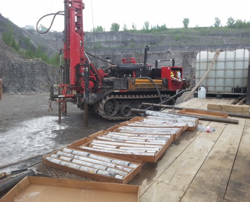 Forage aux diamants dans une carrière sur la rive sud de Montréal